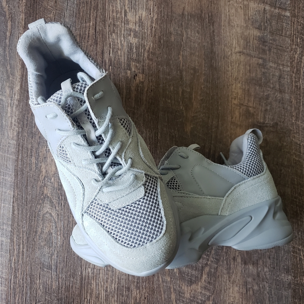 Steve Madden Chunky Sneakers Size 6